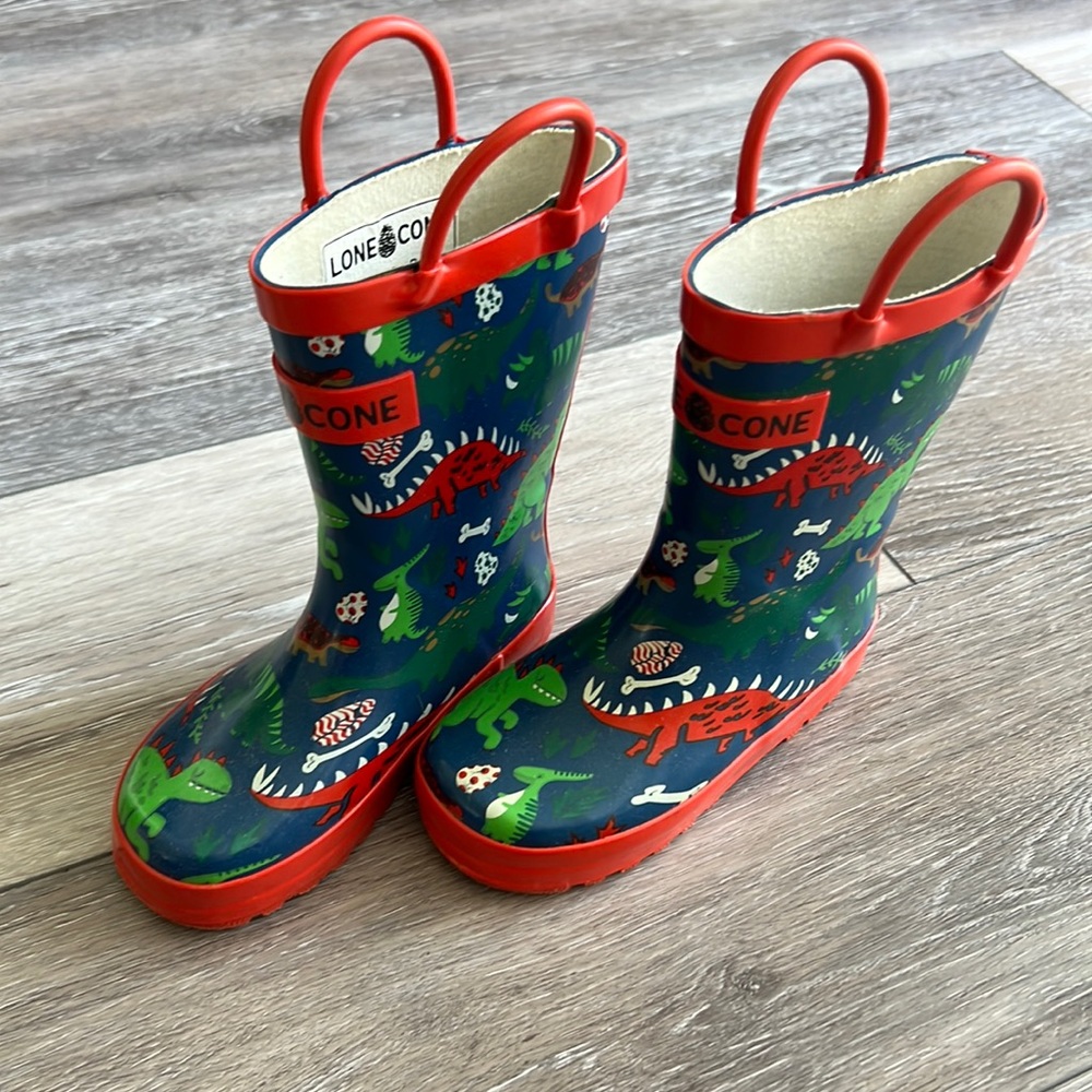 Lone cone rain boots